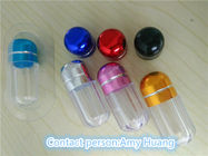Κενά μικρά ιατρικής μπουκάλια χαπιών μπουκαλιών πλαστικά με την κόκκινη/μπλε/πορφυρή ΚΑΠ