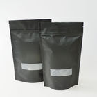 Στάση μεταλλινών επάνω καφέ φασολιών στη συσκευάζοντας τσάντα καφέ τσαντών πλαστική τυπωμένη συνήθεια με τη βαλβίδα