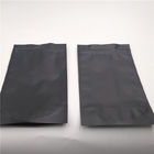 επαναχρησιμοποιήσιμη ματ μαύρη στάση επάνω στις πλαστικές σακούλες σακουλών που συσκευάζουν για το φασόλι καφέ