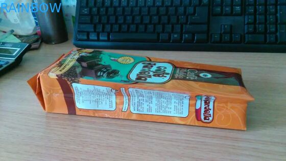 Η συνήθεια τύπωσε τις πλαστικές σακούλες που συσκευάζουν, συσκευασία φασολιών καφέ φερμουάρ