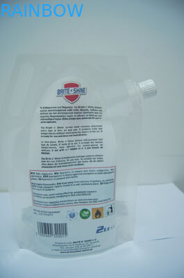 2 η διαφανής πλαστική στάση λίτρου επάνω στο πλύσιμο οθόνης σακουλών που συσκευάζει/η στάση ρίχνει επάνω τις τσάντες για τη συσκευασία πλυσίματος