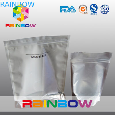 Η συνήθεια τοποθέτησε τη στιλπνή αργυροειδή συσκευασία σακουλών φύλλων αλουμινίου με το φερμουάρ σε στρώματα