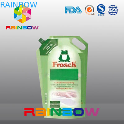 Η στάση φύλλων αλουμινίου αργιλίου ρίχνει επάνω τη σακούλα με την τρύπα χεριών για την καθαριστική συσκευασία πλυντηρίων