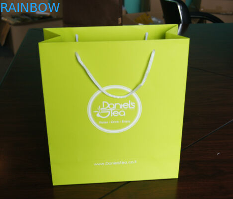 Η συνήθεια σχεδίασε τις πράσινες τσάντες εγγράφου της Kraft με τη συσκευάζοντας τσάντα τσαγιού λαβών βαμβακιού