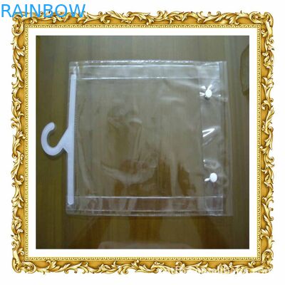 Resealable πλαστικές σακούλες που συσκευάζουν για τα ενδύματα εσώρουχων/των ατόμων με την επίδειξη κρεμαστρών