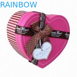 Η καρδιά διαμόρφωσε το διακοσμητικό ανακυκλωμένο πολυτέλεια κιβώτιο εγγράφου δώρων, ρόδινο κιβώτιο εγγράφου για τη σοκολάτα