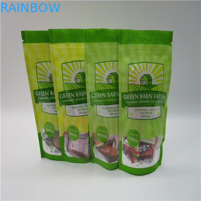 Σπόροι καννάβεων που συσκευάζουν την ιδιωτική πλαστική σακούλα ετικετών με το φερμουάρ για τους σπόρους Connabis