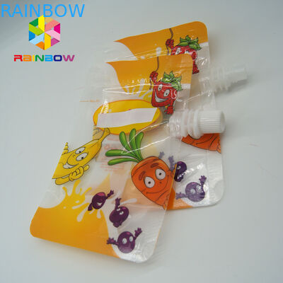 Το σαφές ποτό έριξε τις σακούλες, πλαστική υγρή στάση επάνω στη σακούλα με την κορυφή σωλήνων