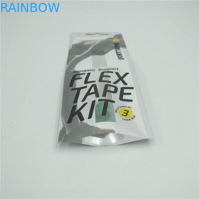 Κρεμώντας τις κατώτατες ανοικτές πλαστικές σακούλες που συσκευάζουν, δευτερεύουσα συνήθεια σακουλών σφραγίδων τρεις που τυπώνεται