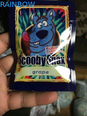 Η τοποθετημένη σε στρώματα υλική στάση επάνω Rotogravure σακουλών στην εκτύπωση με στρογγυλό κρεμά την τρύπα