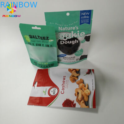 Η ζωηρόχρωμη στάση επάνω στη σακούλα τοποθετεί τη ματ επιφάνεια με τις τοπ Ziplock εγκοπές δακρυ'ων σε σάκκο