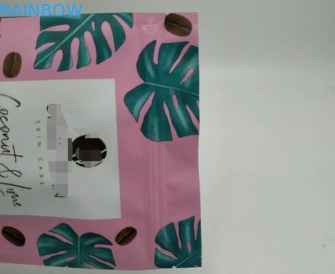 Διαφορετική στάση φύλλων αλουμινίου αργιλίου μεγέθους επάνω στη σακούλα με το υλικό MOPP/VMPET/PE