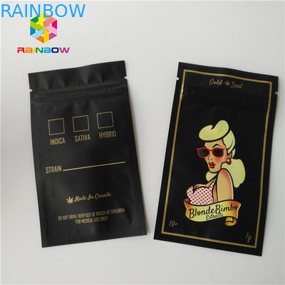 Η πλευρά τρία σφράγισε τις πλαστικές σακούλες που συσκευάζουν για τα εξαρτήματα ιματισμού/κοριτσιών