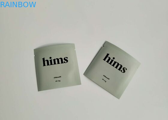 Συγκολλήστε τη στάση φύλλων αλουμινίου αργιλίου επάνω στη συσκευάζοντας τσάντα σάκων στιγμιαίου καφέ σακουλών με το δάκρυ με θερμότητα