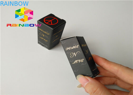 Αποτυπωμένο σε ανάγλυφο κιβώτιο εγγράφου εκτύπωσης που συσκευάζει το μικρό προϊόν προϊόντων με το παράθυρο