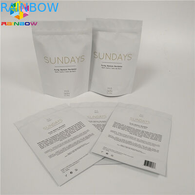 Η τοπ στάση φερμουάρ επάνω φύλλων αλουμινίου σακουλών στο συσκευάζοντας σώμα φύλλων αλουμινίου αργιλίου λουτρών αλατισμένο τρίβει τις τσάντες