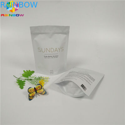 Η τοπ στάση φερμουάρ επάνω φύλλων αλουμινίου σακουλών στο συσκευάζοντας σώμα φύλλων αλουμινίου αργιλίου λουτρών αλατισμένο τρίβει τις τσάντες