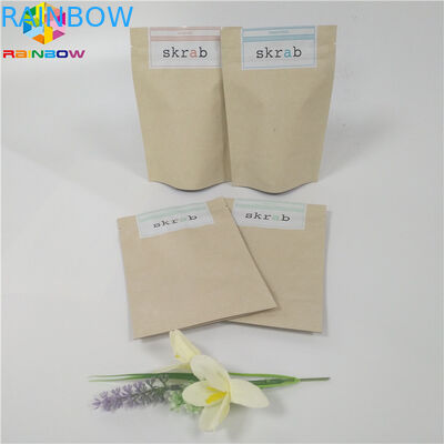 Οι προσαρμοσμένες τσάντες εγγράφου βαθμού τροφίμων που στέκονται επάνω το ανακυκλώσιμο σώμα τρίβουν τη συσκευασία