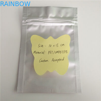 Η σαφής ασημένια στάση χρώματος επάνω στη σακούλα φερμουάρ τοποθετεί την προσαρμοσμένη τοποθετημένη συσκευασία σε σάκκο