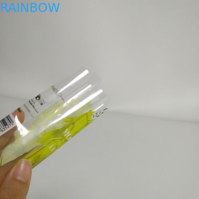 Το εμφιαλωμένο ποτό που συσκευάζει την υλική αυτοκόλλητη ετικέττα της PET πλαστικών ταινιών συρρικνώνεται το μανίκι