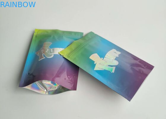 Υγρασία - πλαστικές σακούλες απόδειξης που συσκευάζουν σαφώς τα ολογραφικά μπισκότα παραθύρων με το φερμουάρ
