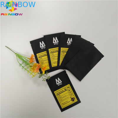 Μικρή μαύρη στάση χρώματος επάνω στη σακούλα τρία φερμουάρ σφραγισμένο πλευρά φύλλο αλουμινίου Mylar αργιλίου