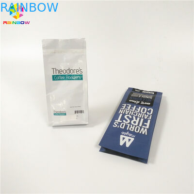 Σκόνη φασολιών καφέ που συσκευάζει την τυπωμένη στάση επάνω στο πλαστικό σακουλών για τη συσκευασία των ξηρών φασολιών