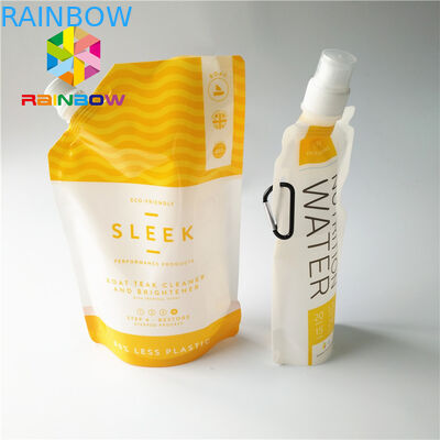 Πλαστικές τσάντες σωλήνων ποτών υγρές, στάση ποτών χυμού φρούτων επάνω στις σακούλες με την ΚΑΠ