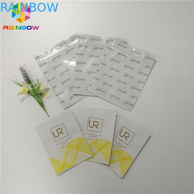 Το βιοδιασπάσιμο πλαστικό φύλλο αλουμινίου τοποθετεί την τρεις σφραγισμένη πλευρά του προσώπου συσκευασία μασκών για το καλλυντικό σε σάκκο