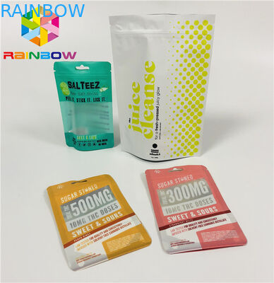 Η στάση φύλλων αλουμινίου αργιλίου εμποδίων υγρασίας επάνω στη σακούλα τοποθετεί Ziplock φασολιών καφέ σε σάκκο το πλαστικό