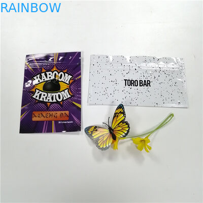 Η σακούλα φύλλων αλουμινίου απόδειξης μυρωδιάς που συσκευάζει τις τσάντες κλειδαριών φερμουάρ Mylar στέκεται επάνω την τυπωμένη ύλη συνήθειας σακουλών