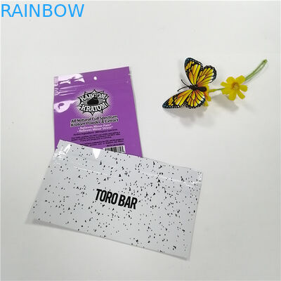 Η σακούλα φύλλων αλουμινίου απόδειξης μυρωδιάς που συσκευάζει τις τσάντες κλειδαριών φερμουάρ Mylar στέκεται επάνω την τυπωμένη ύλη συνήθειας σακουλών