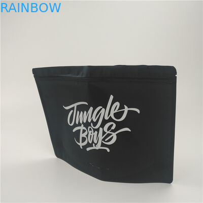 Μαύρη στάση φύλλων αλουμινίου αργιλίου Mylar μεταλλινών επάνω στην ιατρική συσκευασία φύλλων καπνών σακουλών