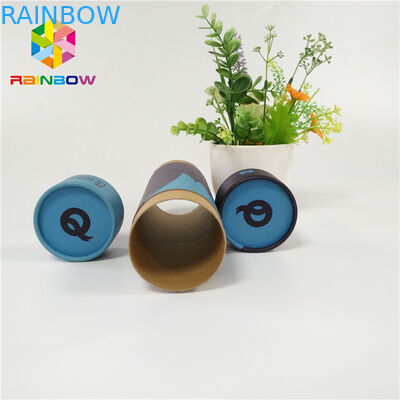 Πράσινη ταμπλέτα ιατρικής τσαγιού που συσκευάζει τη σύνθετη ώθηση επάνω στο λογότυπο σωλήνων εγγράφου που προσαρμόζεται