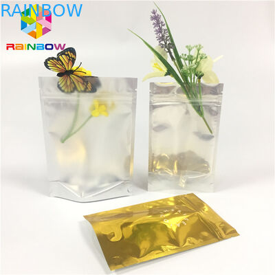 Τοποθετημένη σε στρώματα στάση τσαντών κλειδαριών φερμουάρ φύλλων αλουμινίου αργιλίου επάνω στη διαφανή δευτερεύουσα υγρασία σακουλών - απόδειξη