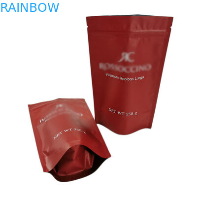 Φιλική στάση εγγράφου της Kraft Eco επάνω στη σακούλα, στάση 250g επάνω στη πλαστική τσάντα για την πρωτεϊνική σκόνη