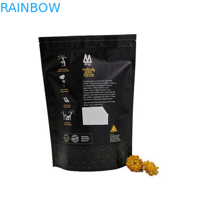 Μαύρη στάση επάνω στο προσαρμοσμένο τσάντα μέγεθος καφέ Κ PE σακουλών MOPP VMPET συσκευασίας τσαγιού