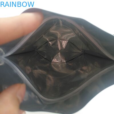 Υγρασία - Ziplock καρυδιών μπισκότων απόδειξης στάση επάνω στις σακούλες