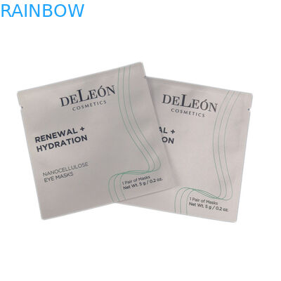 Άσπρη μικρή τσαντών συνήθειας καλλυντική συσκευάζοντας σακούλα φύλλων αλουμινίου εκτύπωσης τοποθετημένη σε στρώματα σχέδιο