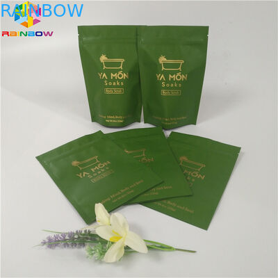 Το σώμα τρίβει τη στάση κρέμας MOPP VMPET που συσκευάζει επάνω τις τσάντες