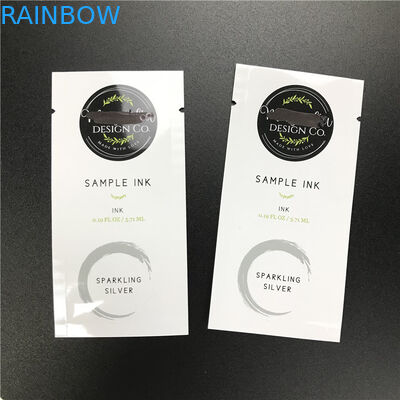 Η προσαρμοσμένη μίας χρήσης μικρή σακούλα δειγμάτων για τον του προσώπου ορό τρία ματιών μέσων καθαρισμού πλευρά σφράγισε το σακούλι για τα προϊόντα Makeup