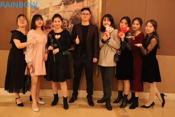 Ειδική διαμορφωμένη τυπώνοντας υγρή στάση ζελατίνας γάλακτος χυμού βαθμού τροφίμων λογότυπων επάνω στα σακούλια μορφής μπουκαλιών