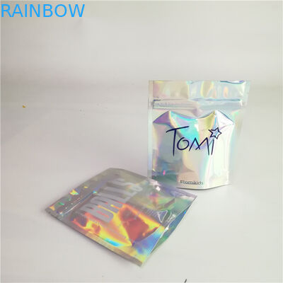 Η συνήθεια δέχτηκε τα ολογραφικά καλλυντικά που συσκευάζουν τις τσάντες με το φερμουάρ