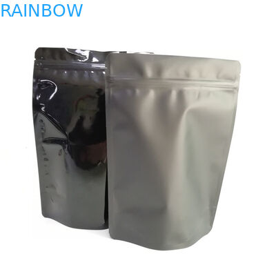 Η μεταλλίνη ή η στιλπνή συνήθεια φύλλων αλουμινίου αργιλίου αποδεκτή στέκεται επάνω τις σακούλες με το φερμουάρ