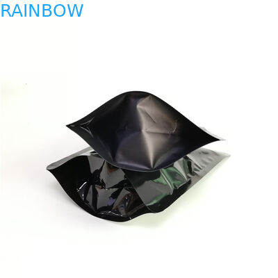 Η μεταλλίνη ή η στιλπνή συνήθεια φύλλων αλουμινίου αργιλίου αποδεκτή στέκεται επάνω τις σακούλες με το φερμουάρ