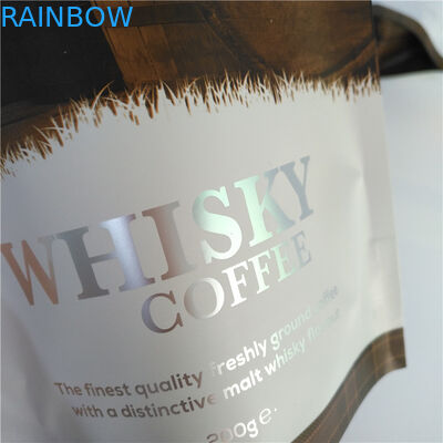 Η συσκευασία τσαγιού φασολιών καφέ για τσαγιού συσκευάζοντας τσάντες καφέ βαλβίδων και φερμουάρ τσαντών τις πλαστικές στέκεται επάνω τη σακούλα