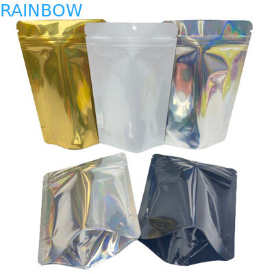 Τοποθετημένη σε στρώματα πλαστική στάση Doypack επάνω στην απόδειξη μυρωδιάς σακουλών