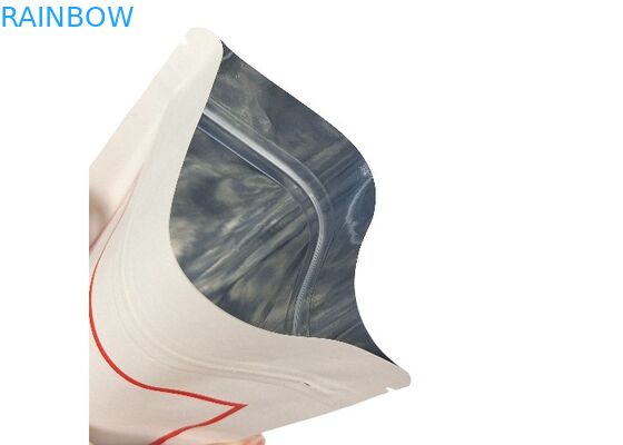 Στάση φύλλων αλουμινίου αργιλίου τσαγιού επάνω Ziplock φύλλων αλουμινίου αργιλίου απόδειξης μυρωδιάς τσαντών στη σακούλα