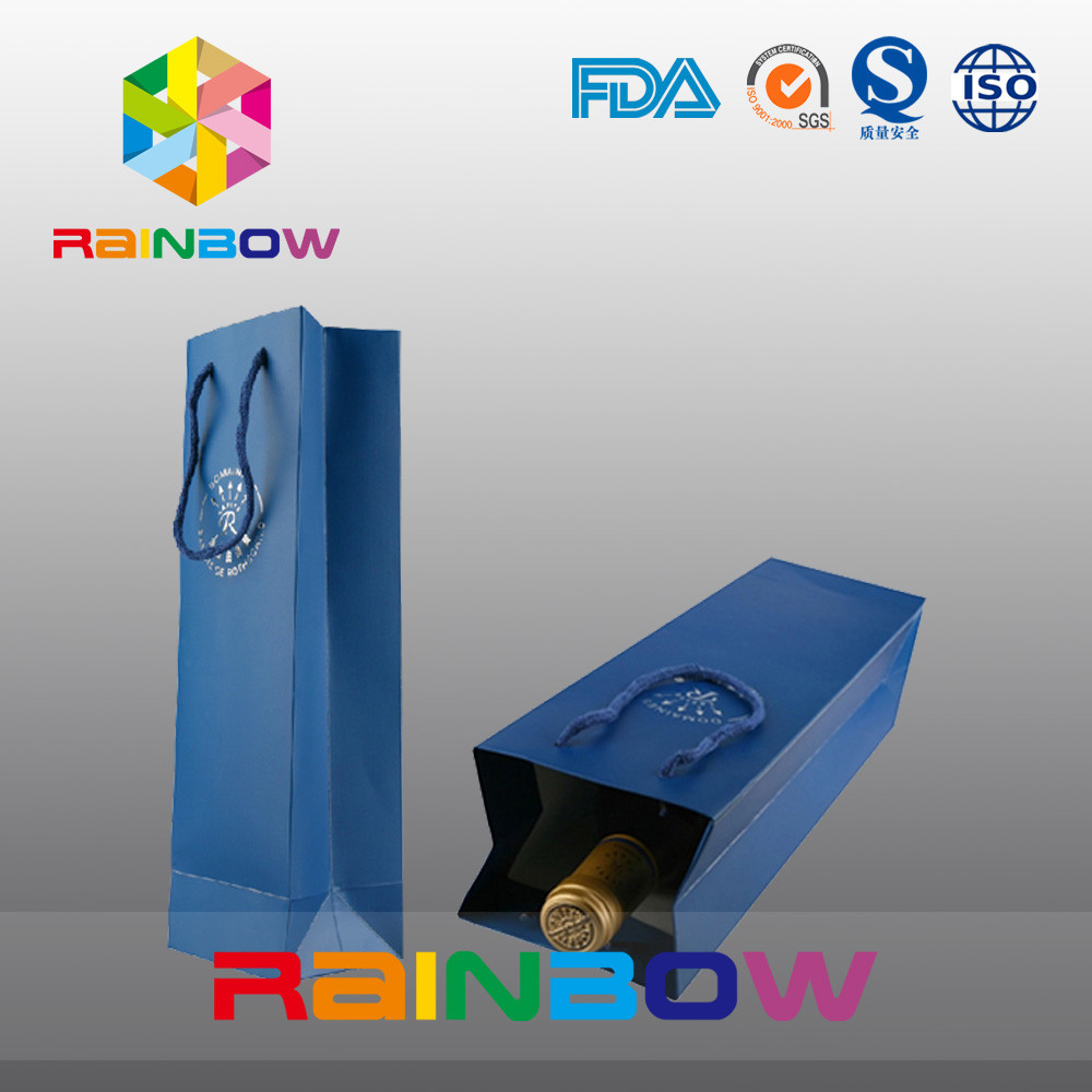 Το μπουκάλι κρασιού προσάρμοσε τις τσάντες εγγράφου/τυπωμένη συνήθεια τσάντα εγγράφου της Kraft με την εκτύπωση λογότυπων