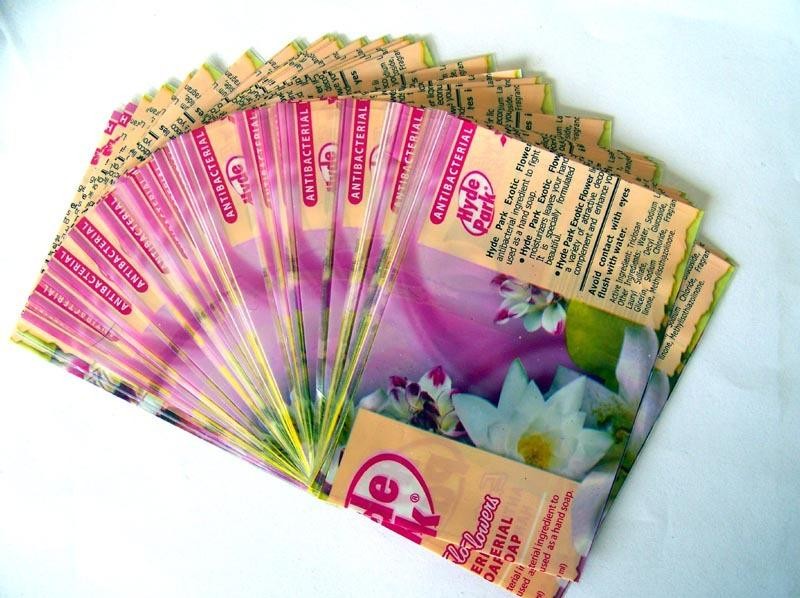 Eco - φιλικό συρρικνωθείτε τις ετικέτες μανικιών για το PVC μπουκαλιών σαμπουάν/τη PET συρρικνώνεται το περικάλυμμα